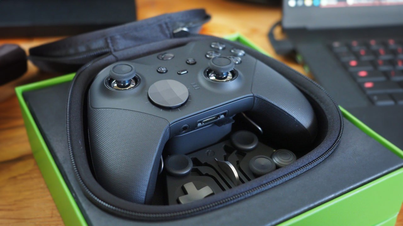 Razer Wolverine V3 Pro vs. Xbox Elite Wireless Controller Series 2: Which is best for you?