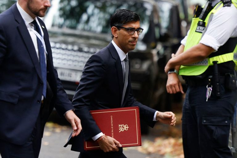 Rishi Sunak confirms end to public sector pay freeze