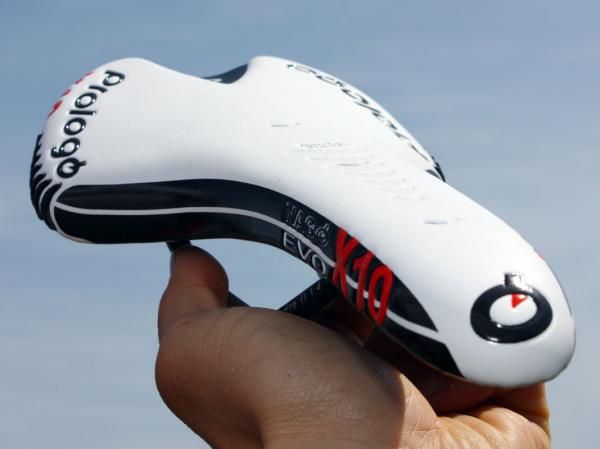As compared to the standard Nago Evo, the Nago Evo X10 incorporates a fatter and flatter nose that's designed to be more comfortable on steep off-road climbs.