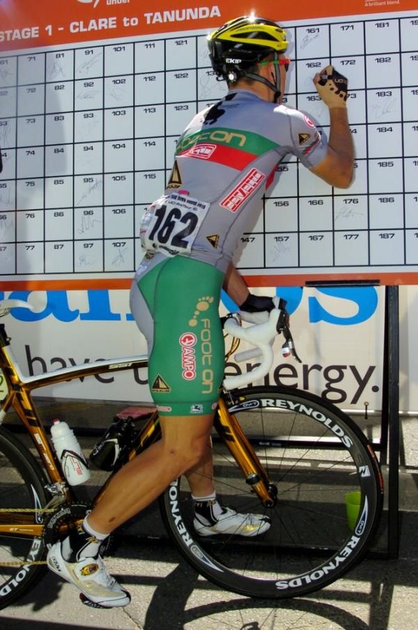 Portugal's Manuel Cardoso (Footon Servetto) signs on for the Tour Down Under's second stage.