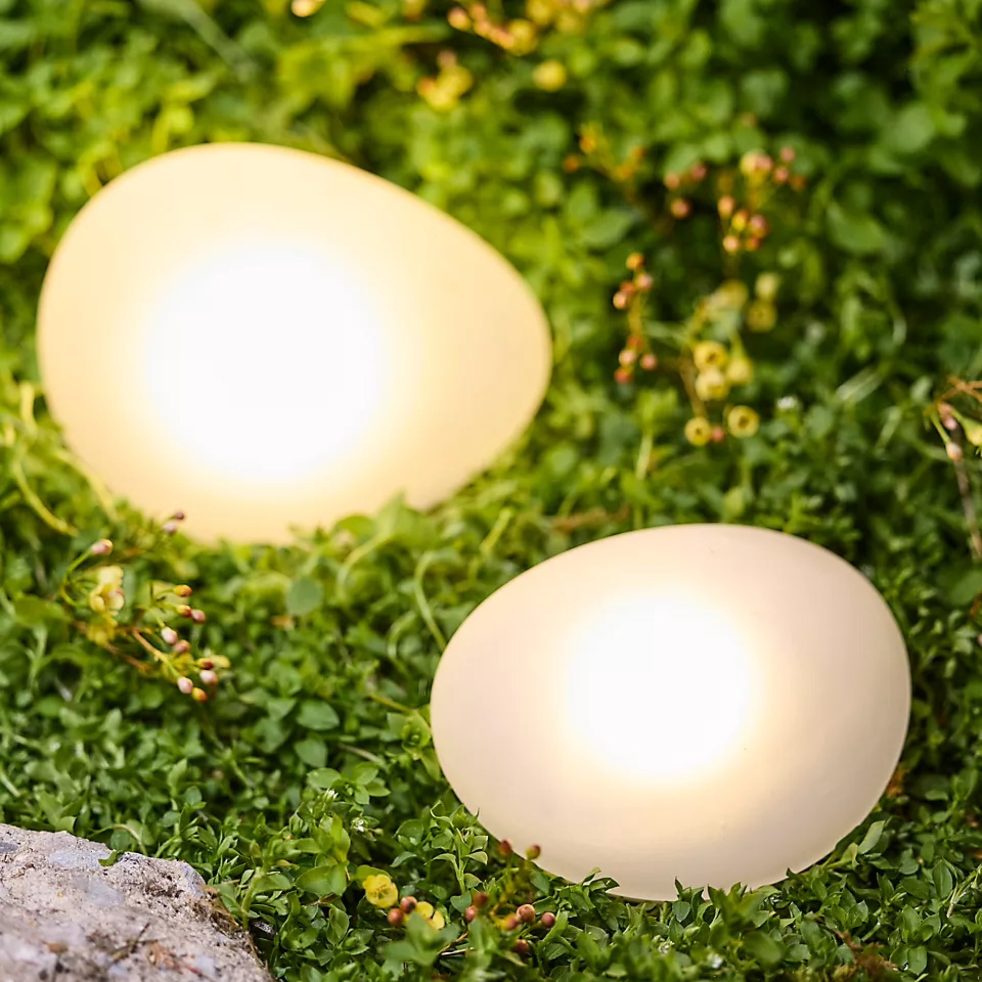 solar pebble lights