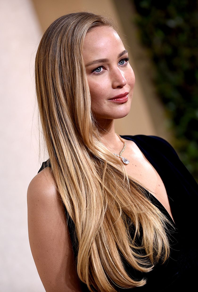 jennifer lawrence with side swept hair