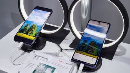 TCL Nxtpaper AMOLED anti-glare