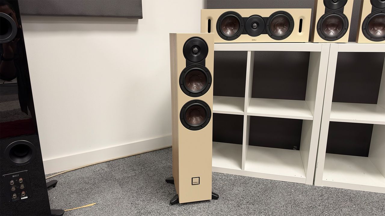 Dali Sonik 5 5.1 home cinema speaker package