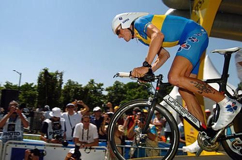 Swedish colours for Gustav Larsson