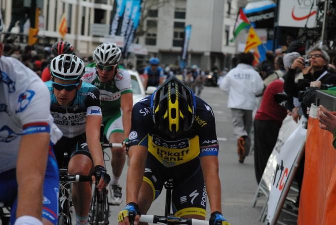 Rafal Majka not having a good time at the Volta