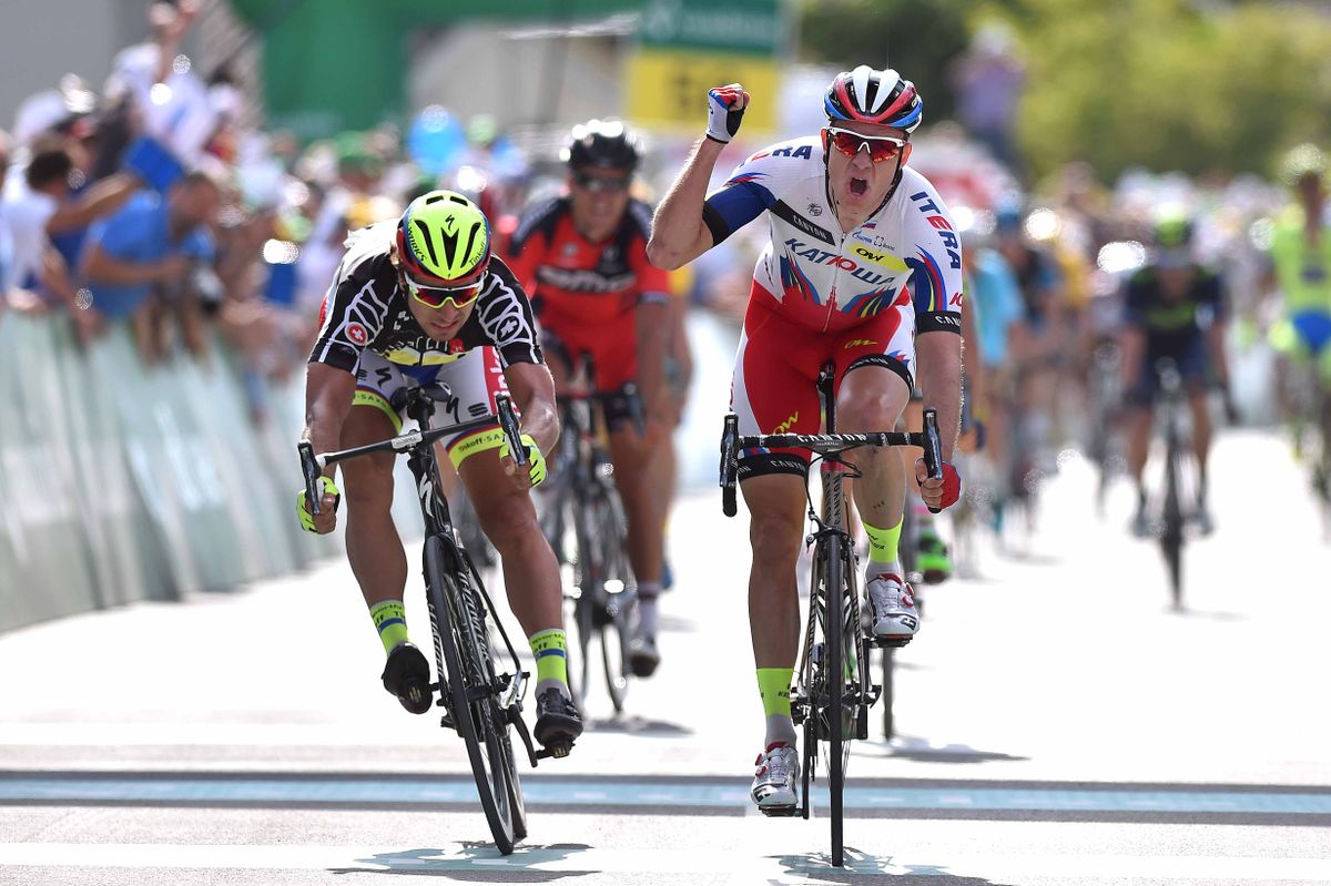 Alexander Kristoff (Katusha) tops Peter Sagan in the sprint