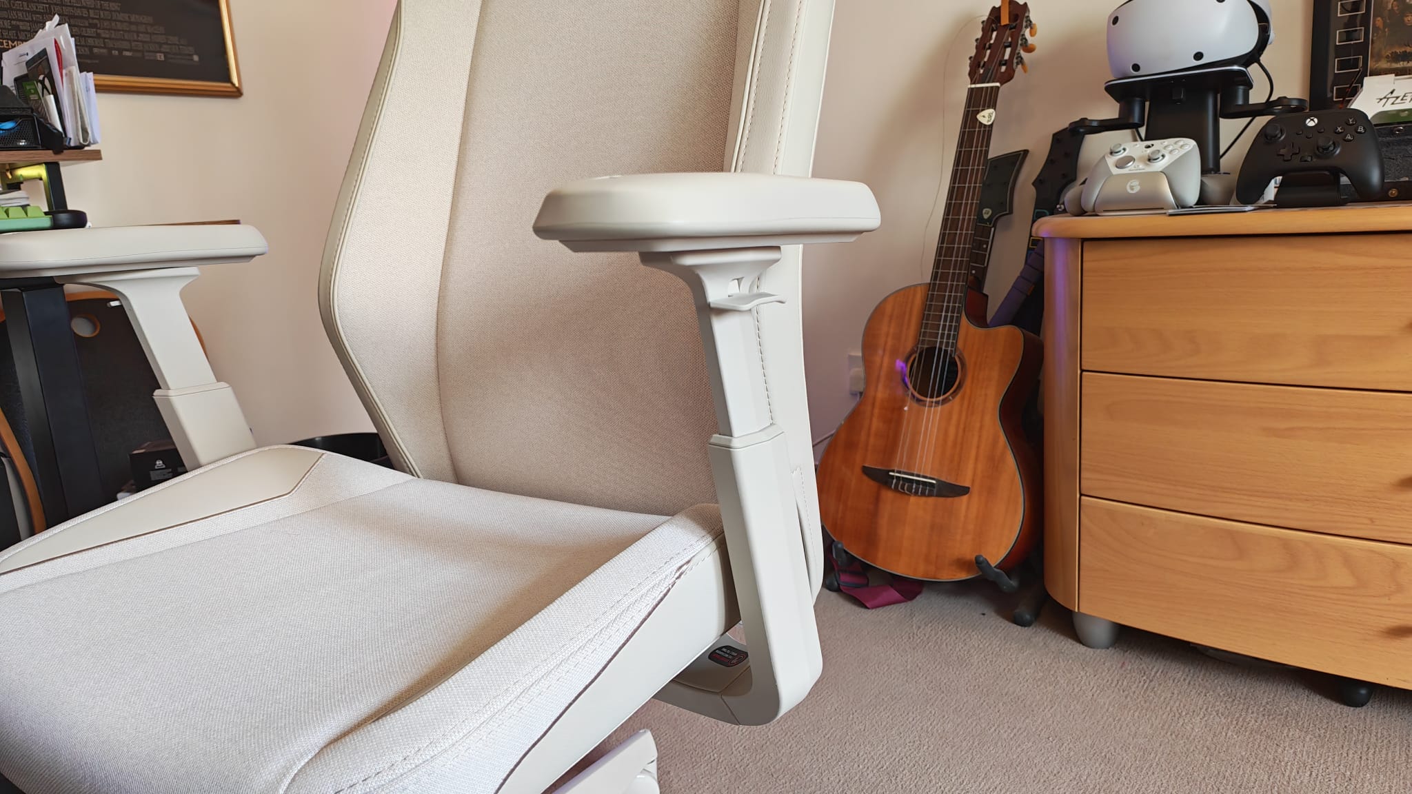 The left armrest on the Secretlab Atlas