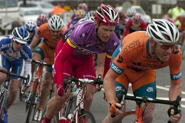 Tour leader Stuart Shaw (Drapac Porsche) follows his nearest rival Joel Pearson (Genesys Wealth Advisers) out of a corner into the home straight.