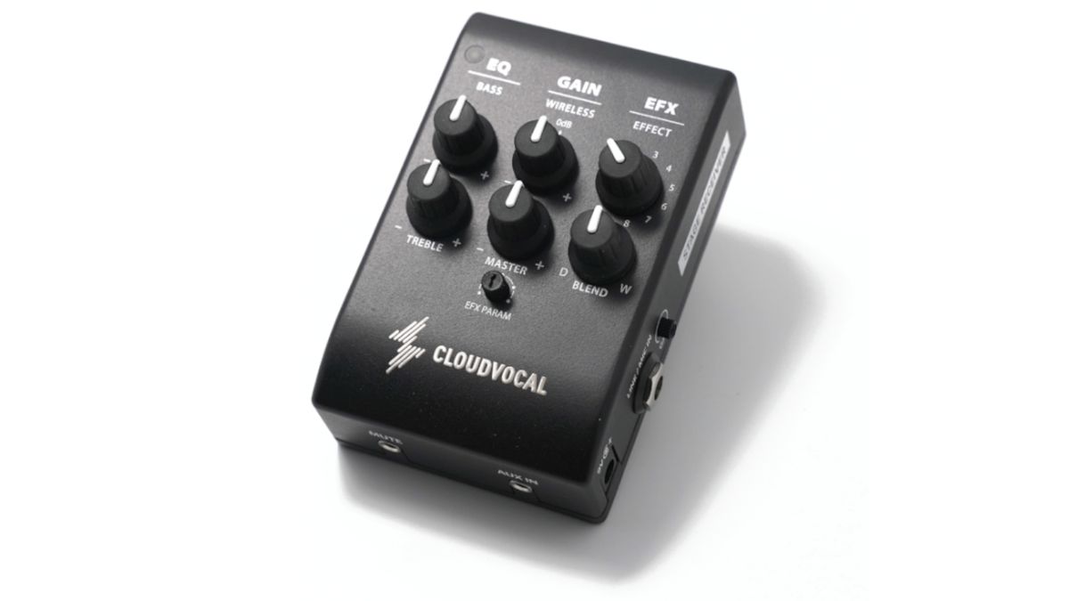 CloudVocal iSolo GT10 Wireless Microphone Pickup Review GuitarPlayer