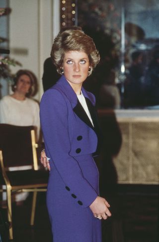 A prime example of Princess Diana's Resting "Rather Be Anywhere Else" Face on display during an event in December 1989.