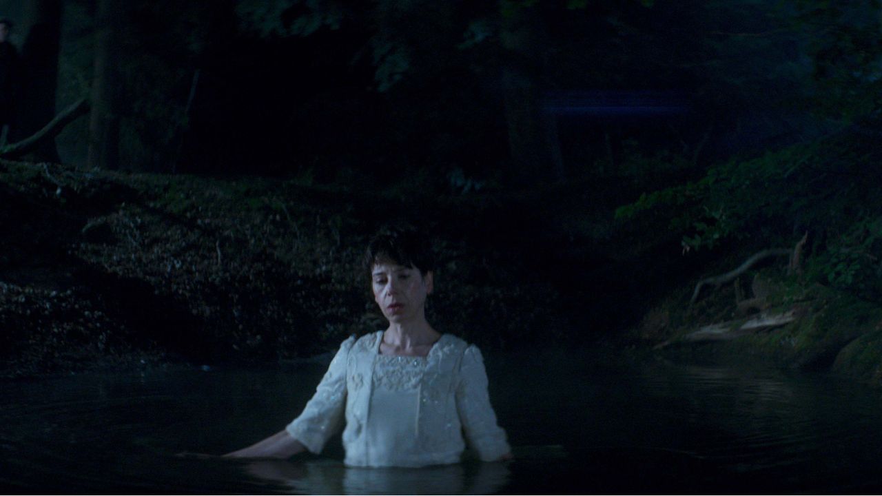 Sally Hawkins as Lue in Mammals.