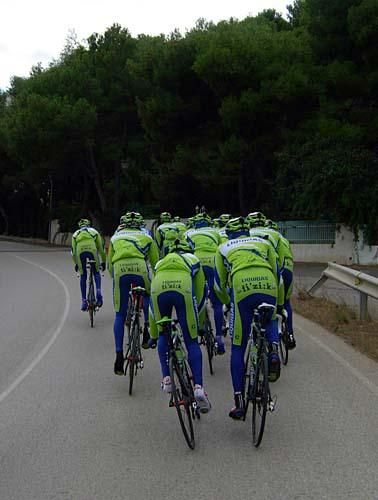 The Liquigas boys make their way along the Spanish coastline.