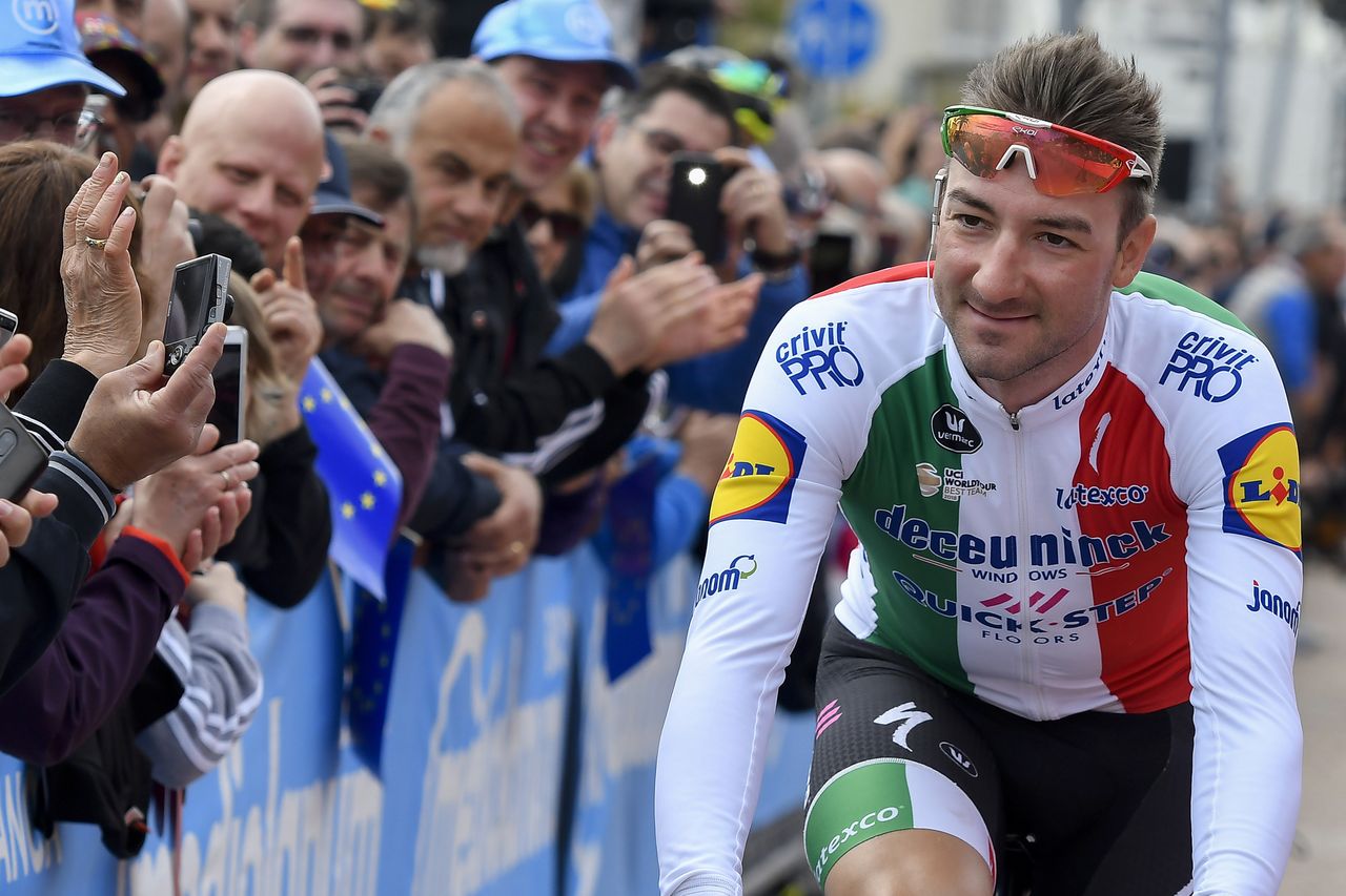 Elia Viviani (Deceuninck-QuickStep) rolls to the stage start