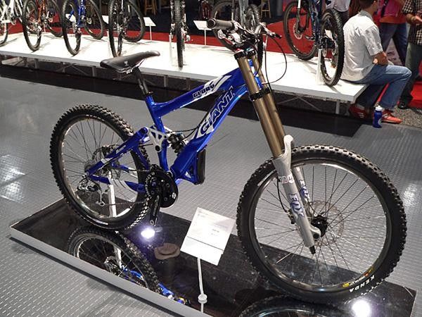 Giant also adapted its Maestro suspension system