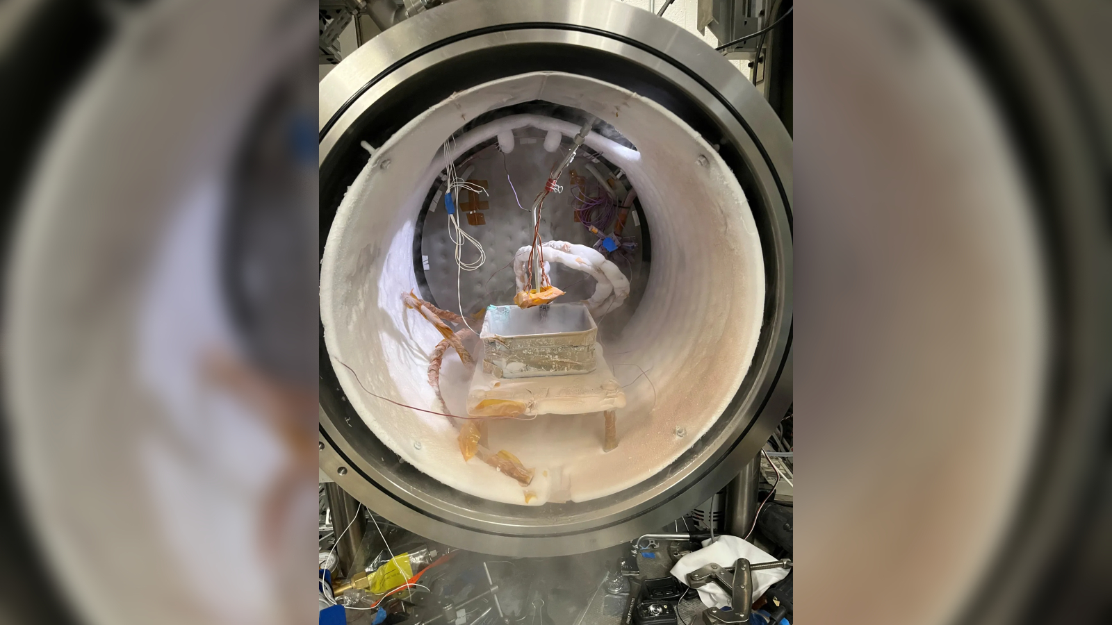 Image of the experiment inside a metal cylinder