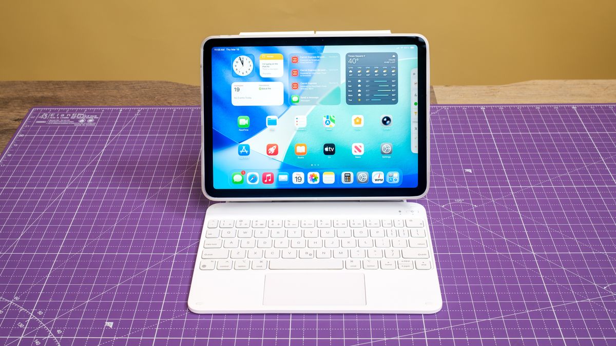 ESR iPad Air M4 Keyboard Case