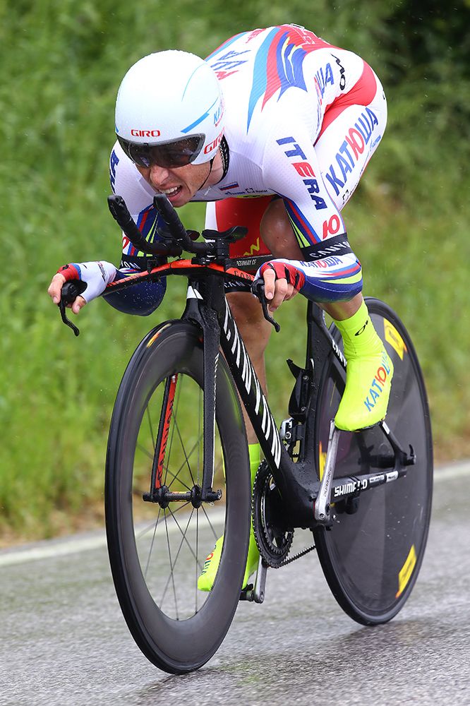 Sergei Chernetski (Team Katusha) tucks in