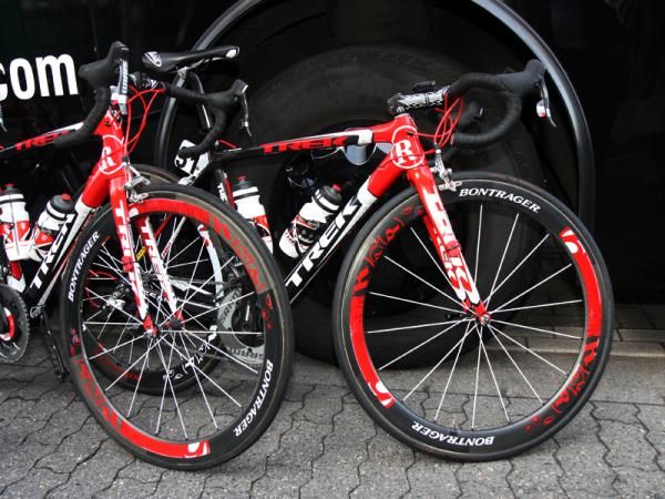 Robbie McEwen's Trek Madone is tucked in among the rest of his RadioShack teammates' bike prior to the start of Scheldeprijs.