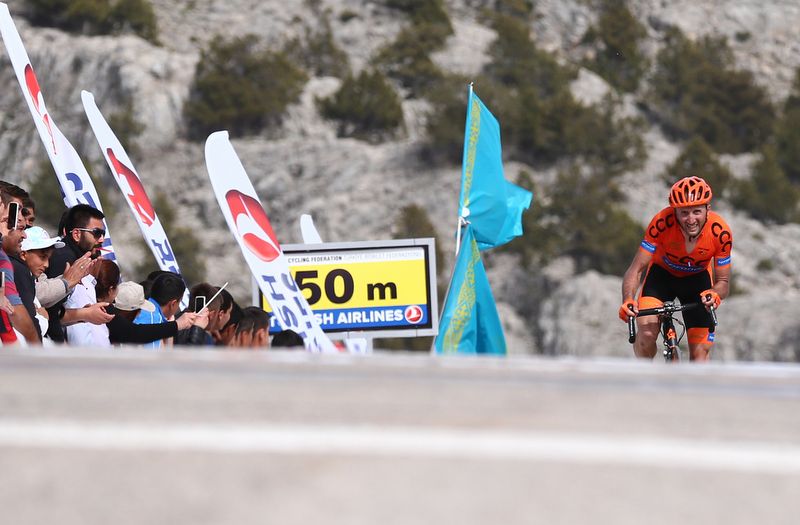 Davide Rebellin (CCC Sprandi Polkowice) closes in on the stage victory