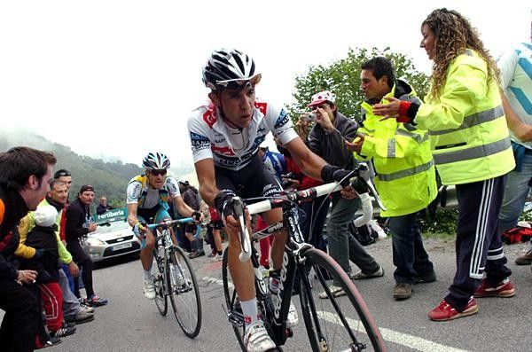 Spain's Carlos Sastre (CSC-Saxo Bank) ahead of Levi Leipheimer (Astana).