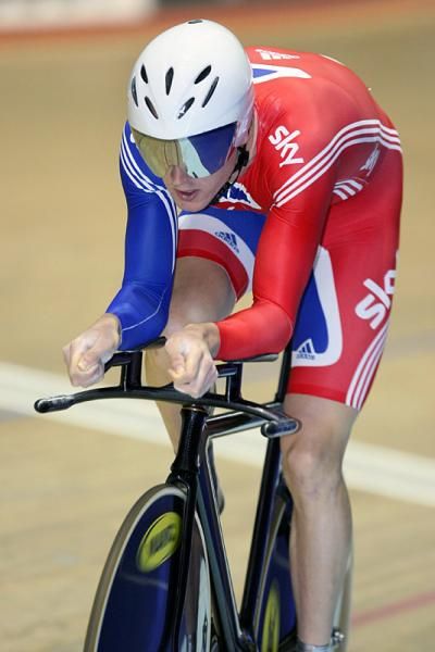 Geraint Thomas (Great Britain) on his way to winning the gold medal in the men's 4000m individual pursuit.