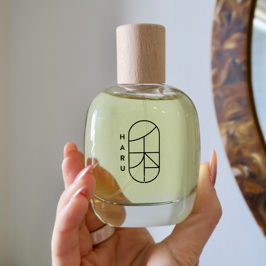 Brianna Peters tests WA:IT Haru fragrance.