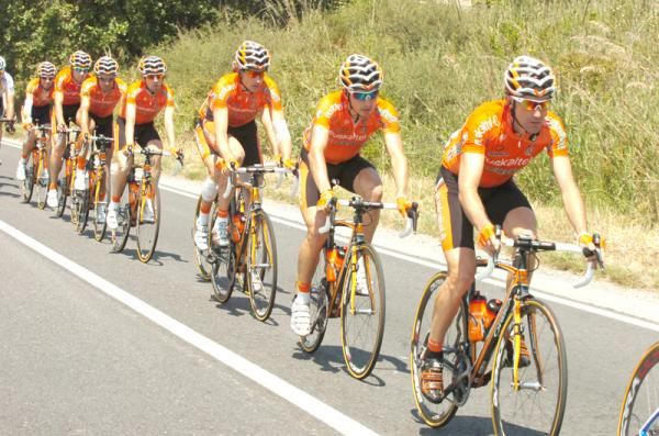 Euskaltel-Euskadi forced to work.