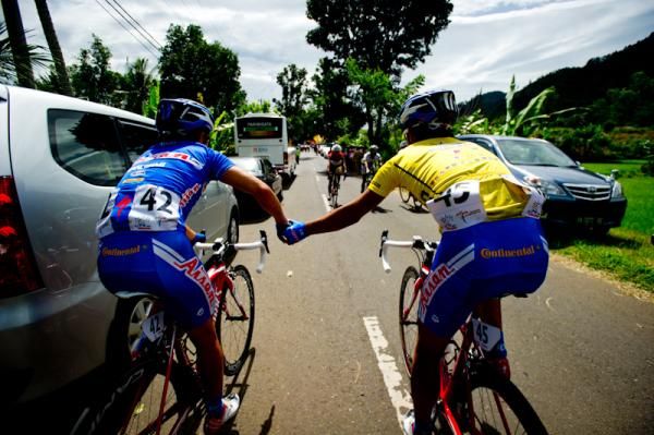 Aisan Racing Team keeping Ito in the leader's jersey