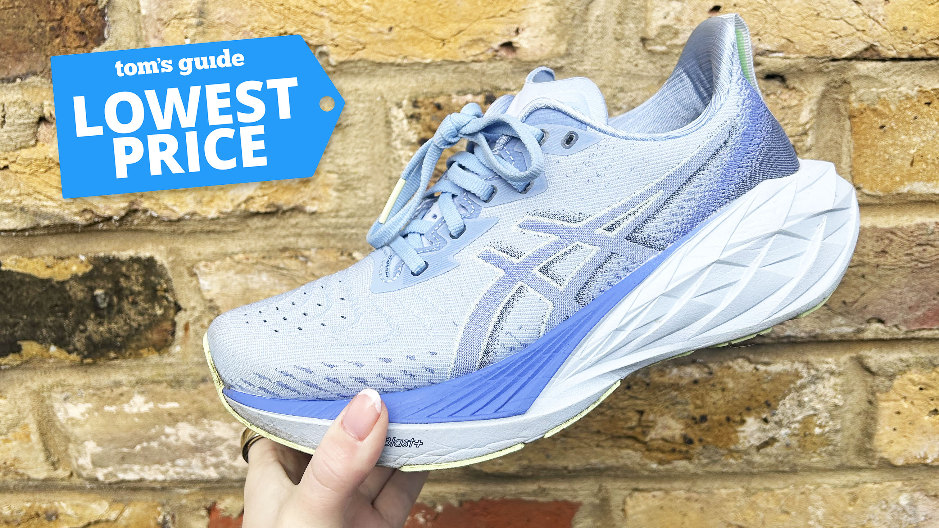 a photo of the Asics Novablast 4