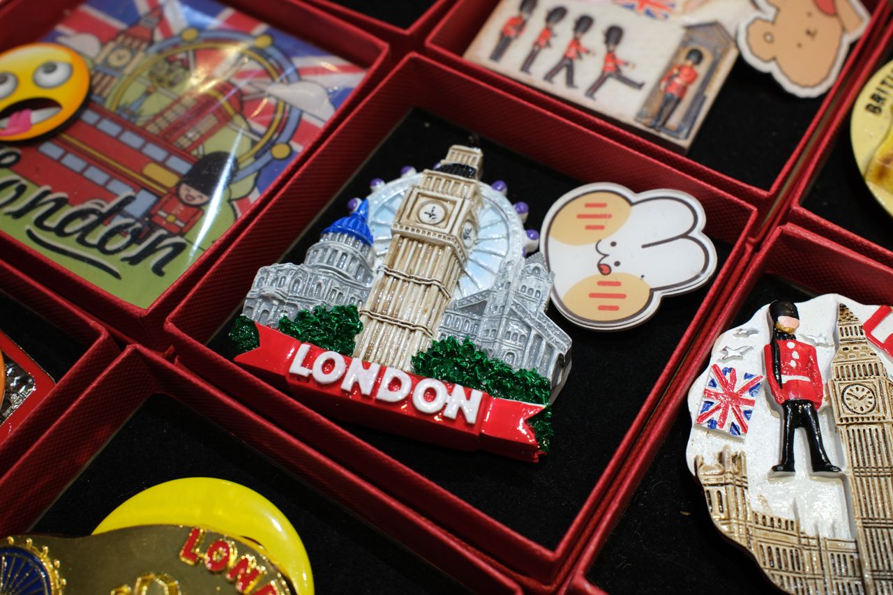 London fridge magnet in a box