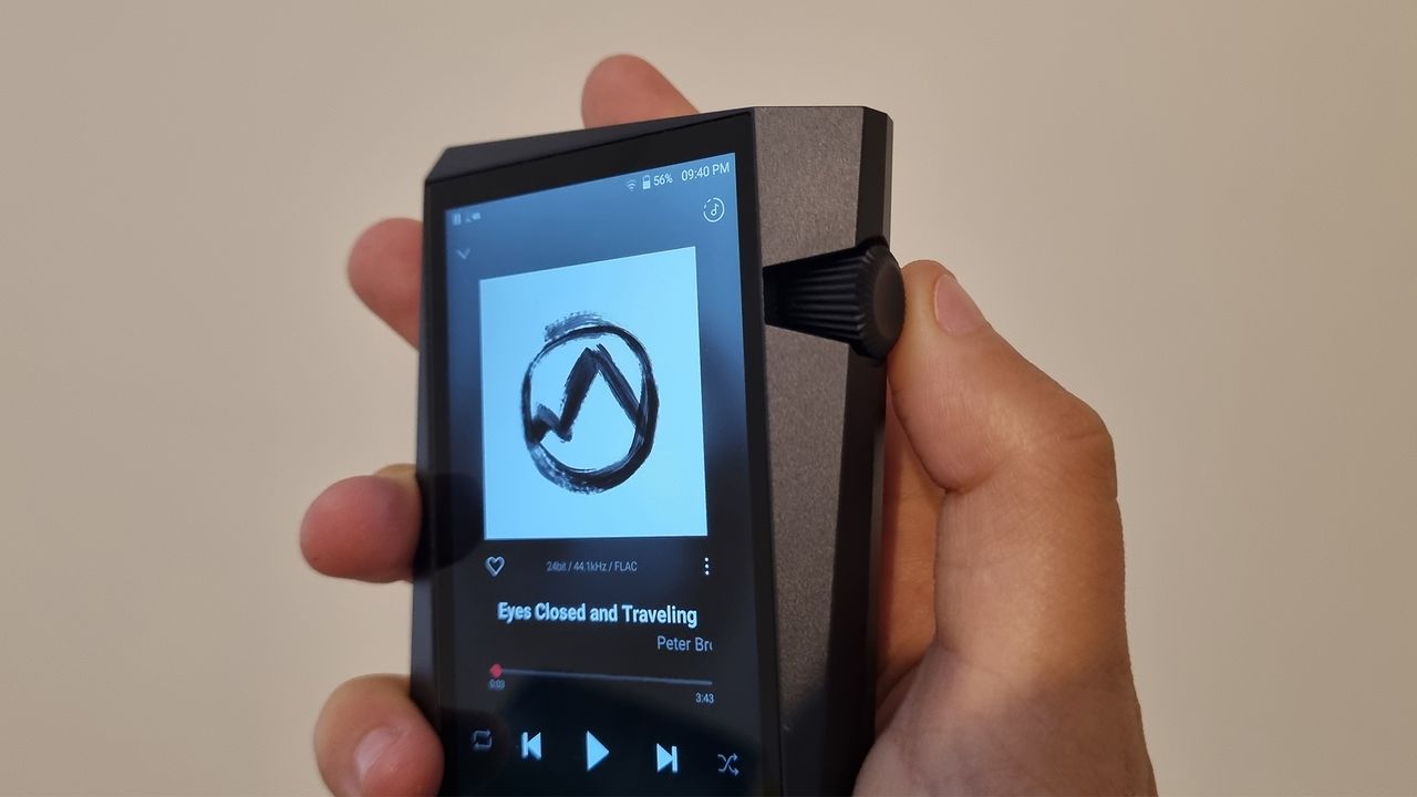 Portable music player: Astell &amp; Kern A&amp;norma SR35