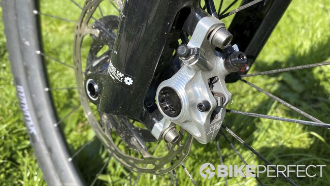 how to adjust hydraulic bike brakes