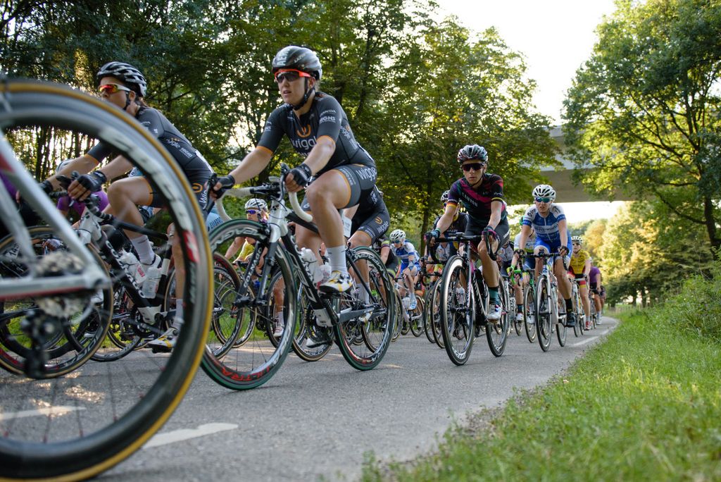 The peloton rolls along during stage 1