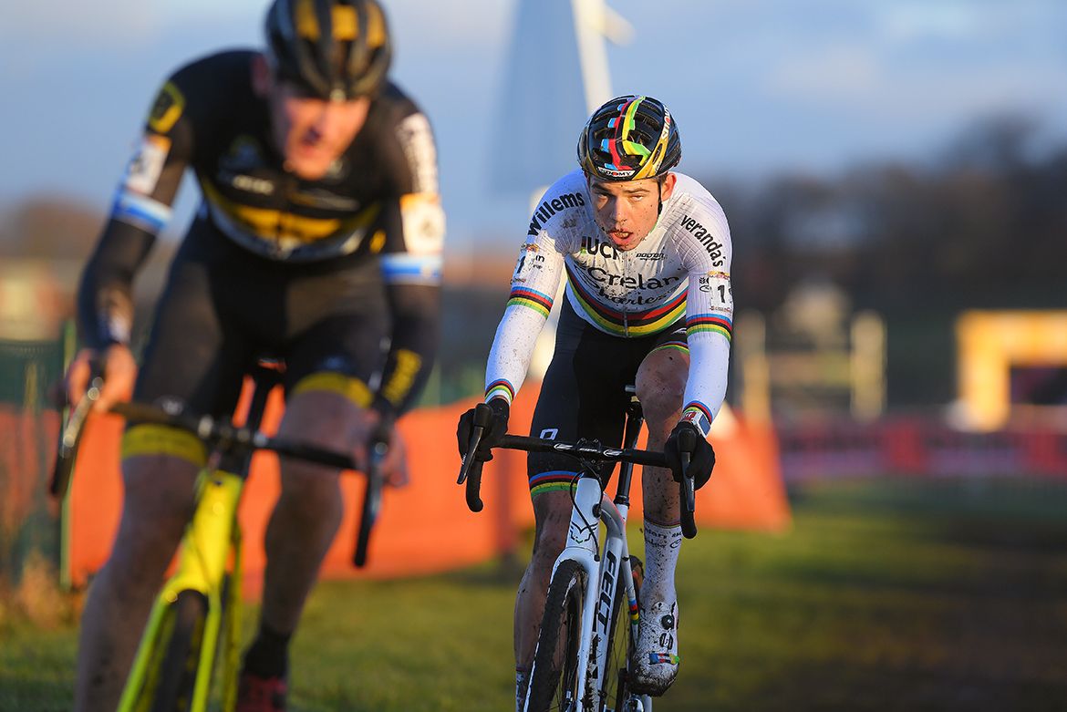Toon Aerts (Telenet Fidea) leads Wout van Aert (Crelan)