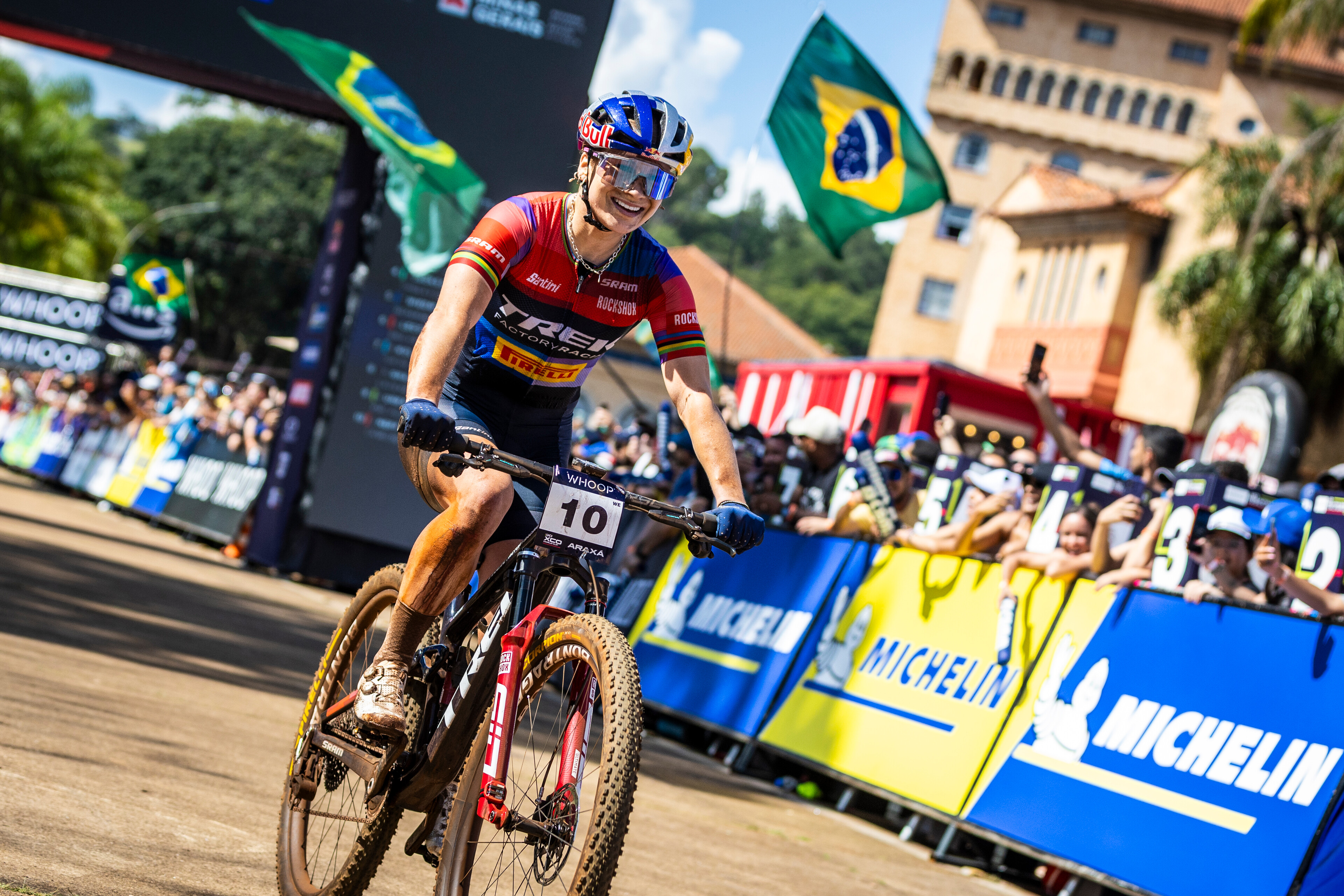 Evie Richards crosses the line in Brazil