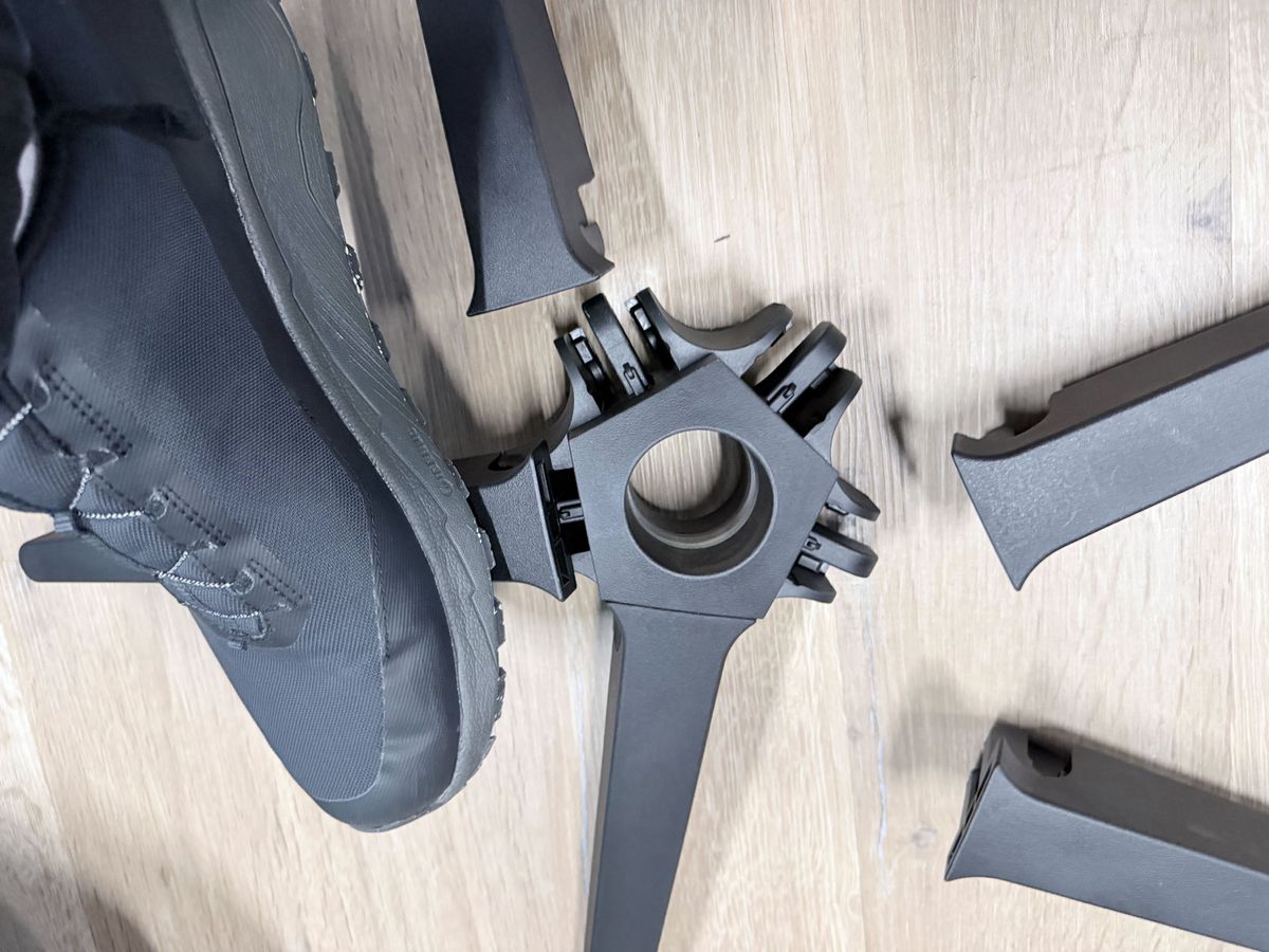Construction process of the Boulies OP180 home office chair