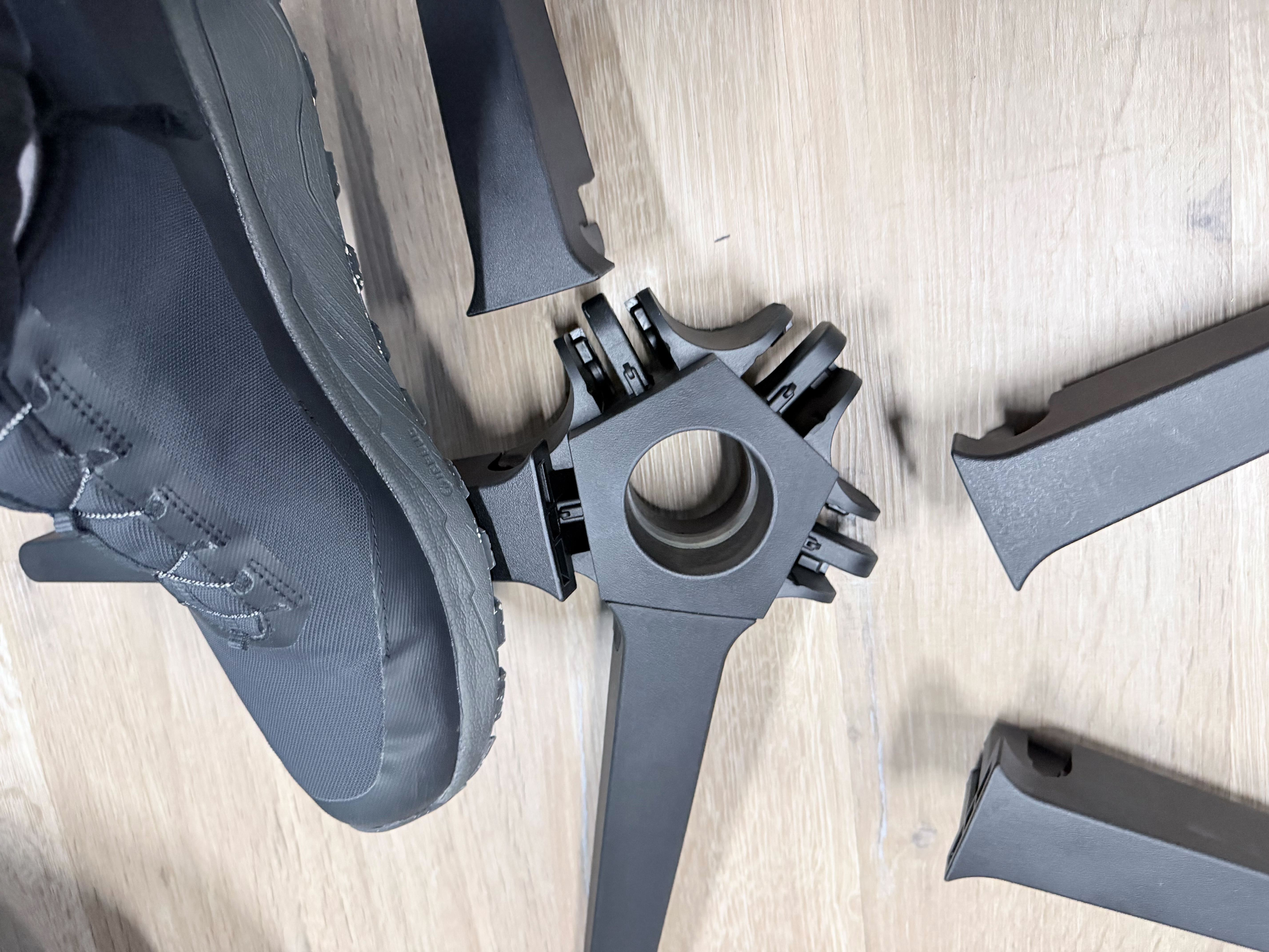 Construction process of the Boulies OP180 home office chair