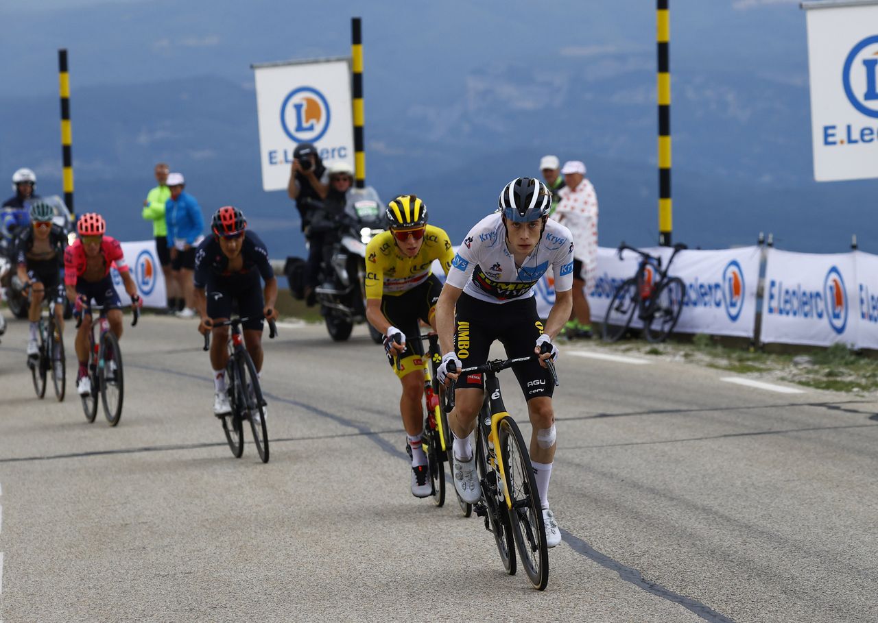 Tour de France 2021 - 108th Edition - 11th stage Sorgues - Malaucene 198,9 km - 07/07/2021 - Jonas Vingegaard (DEN - Jumbo - Visma) - Tadej Pogacar (SLO - UAE Team Emirates) - photo Luca Bettini/BettiniPhoto&Acirc;&copy;2021