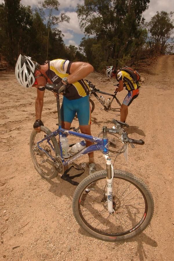 groundhog day for Isaac Tonello and Steve Rankine changing another tyre
