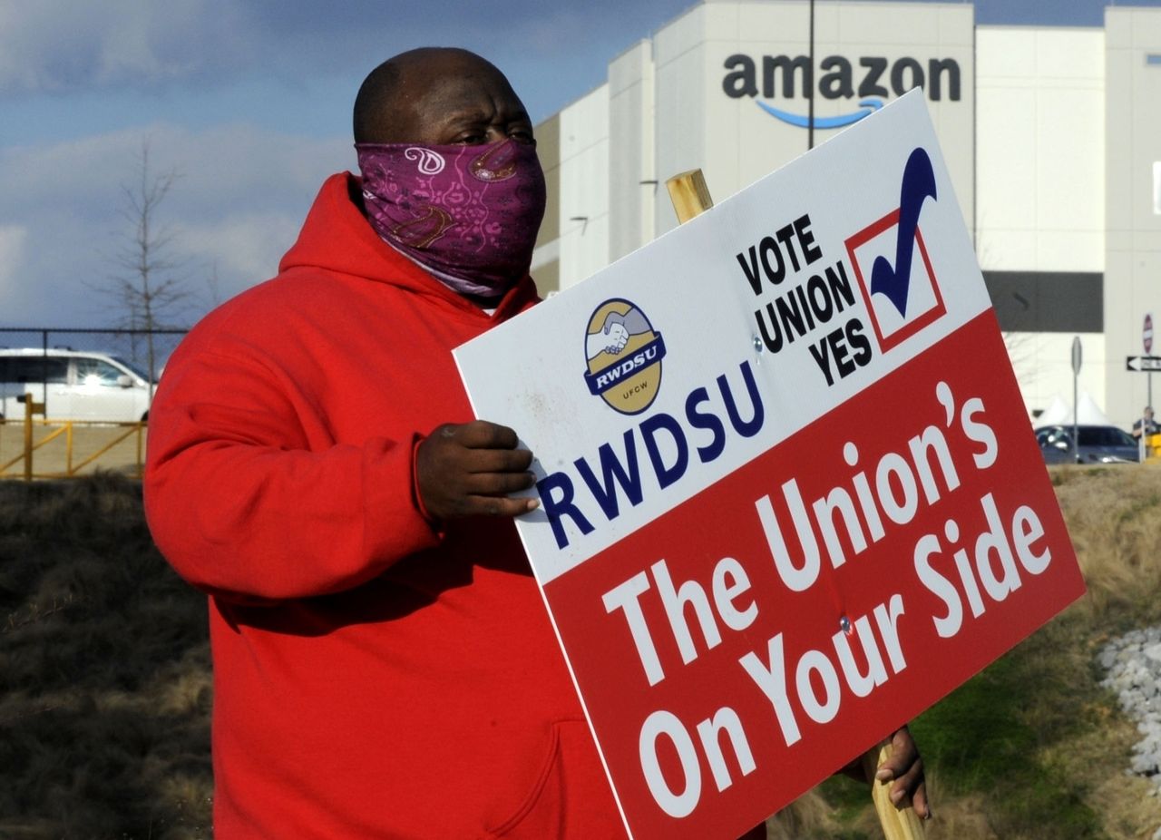 A union supporter at the Amazon warehouse in Bessemer, Alabama.