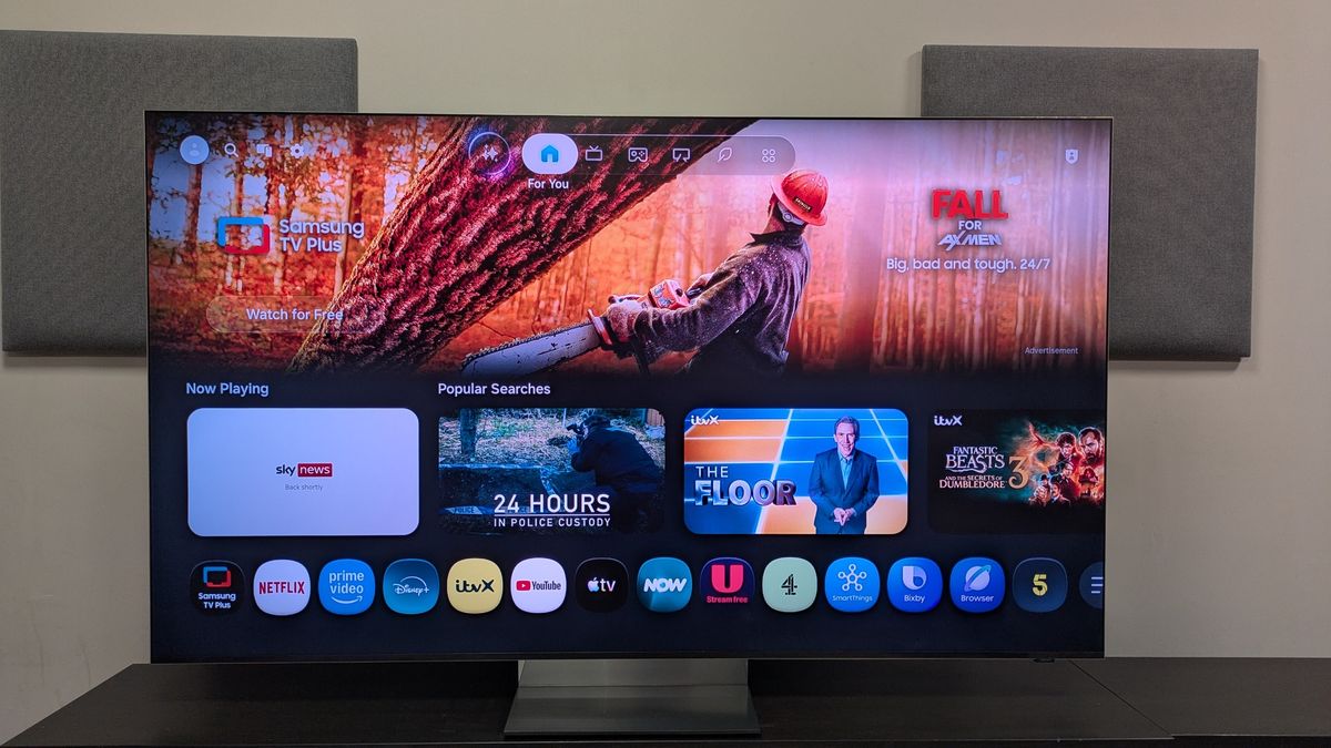 Samsung R95H with tizen home screen