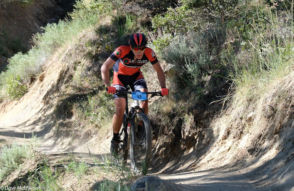 Nathan Barton (Last Chance Racing) descending Ash Canyon
