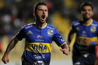 Everton's Juan Cuevas celebrates a goal against Caracas in February 2018.