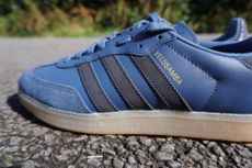 Image shows Adidas Velosamba SPD cycling shoes