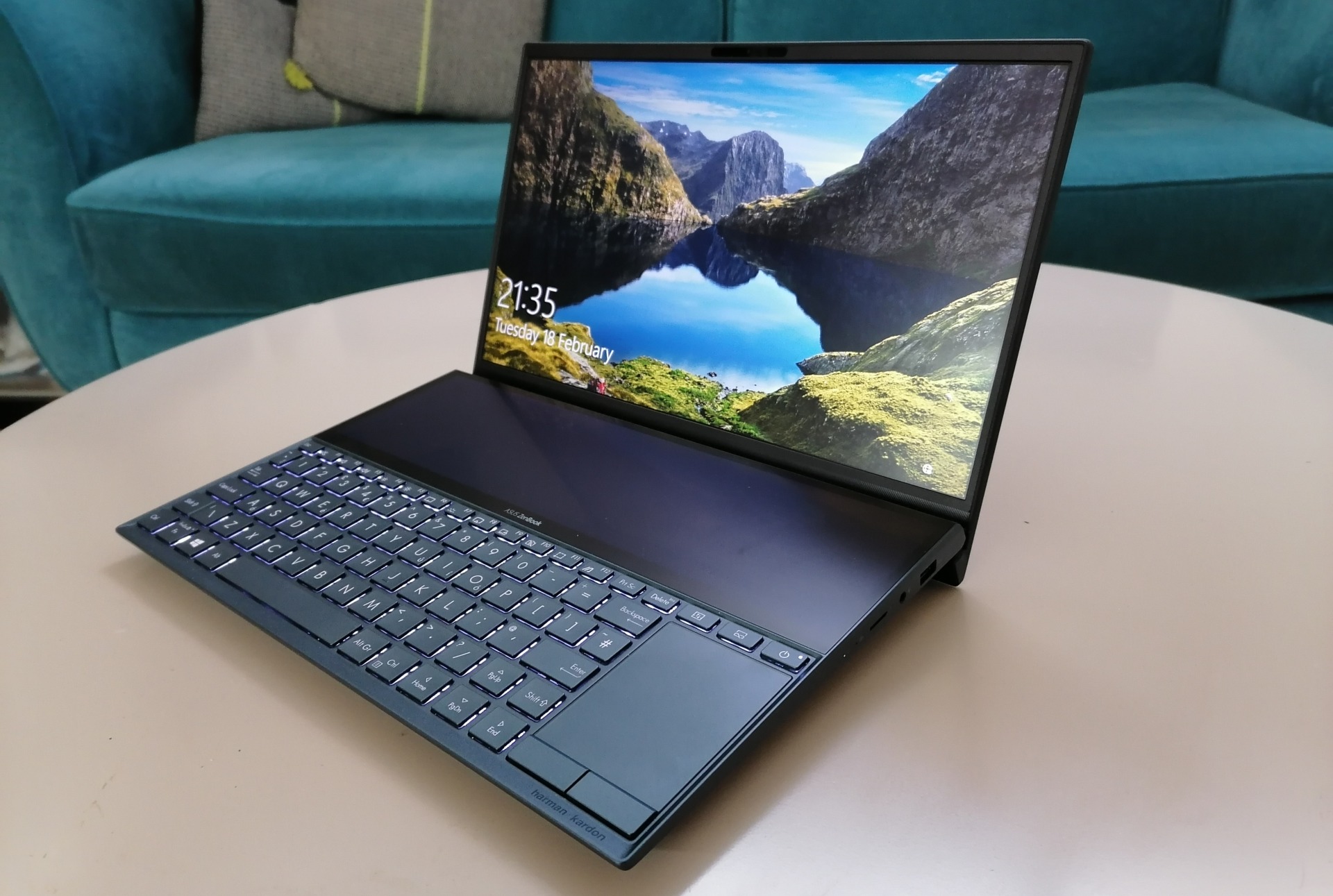 ASUS Zenbook Duo review - 6 things to know about the new ASUS laptop