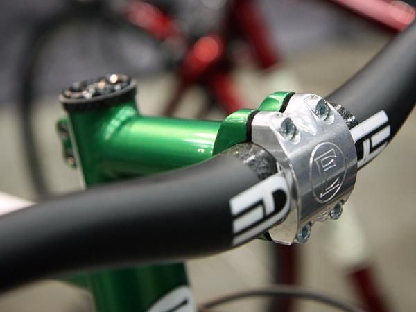 This Engin Cycles stem is capped with a Paragon Machine Works faceplate.