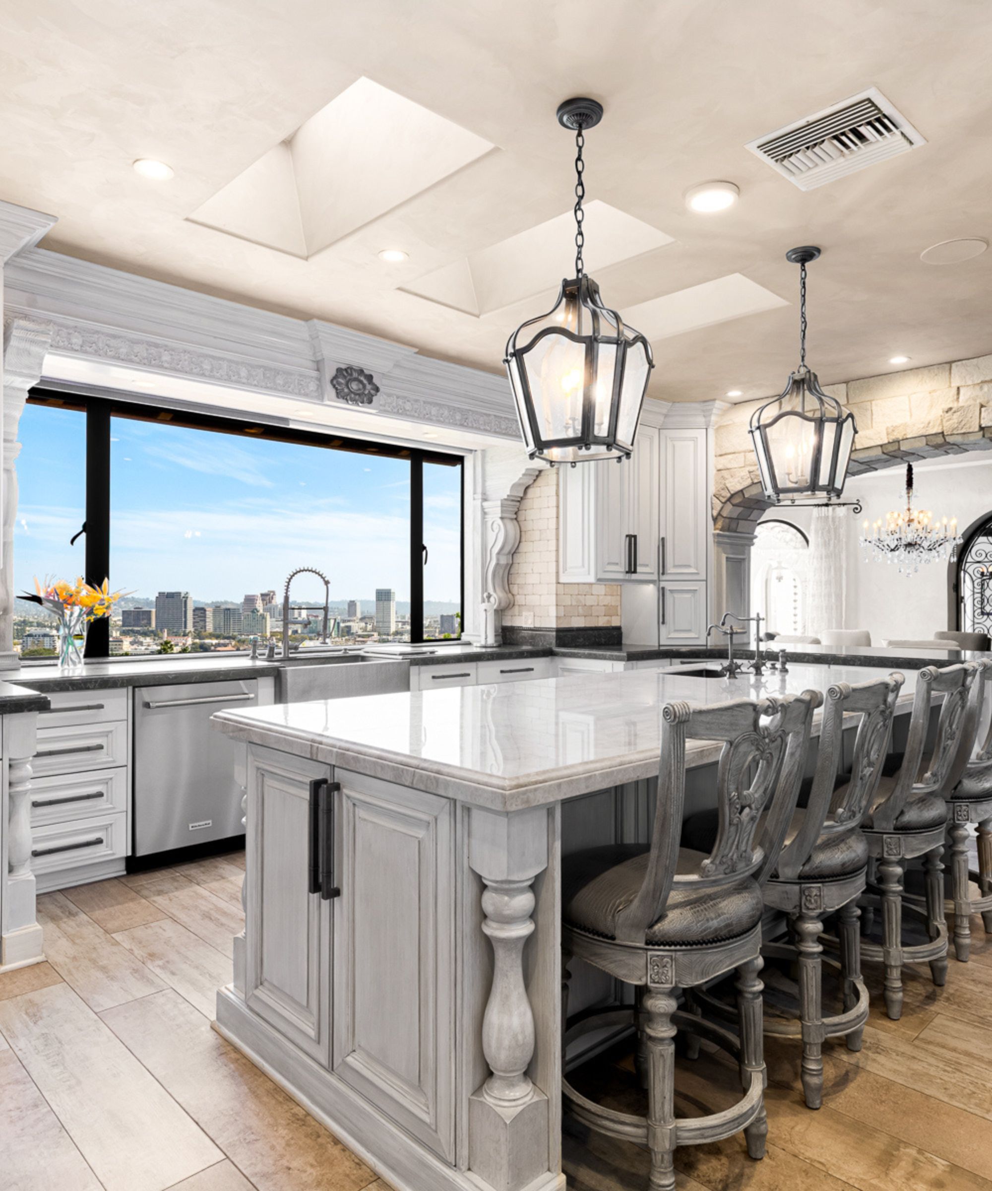 Mario Lopez's kitchen