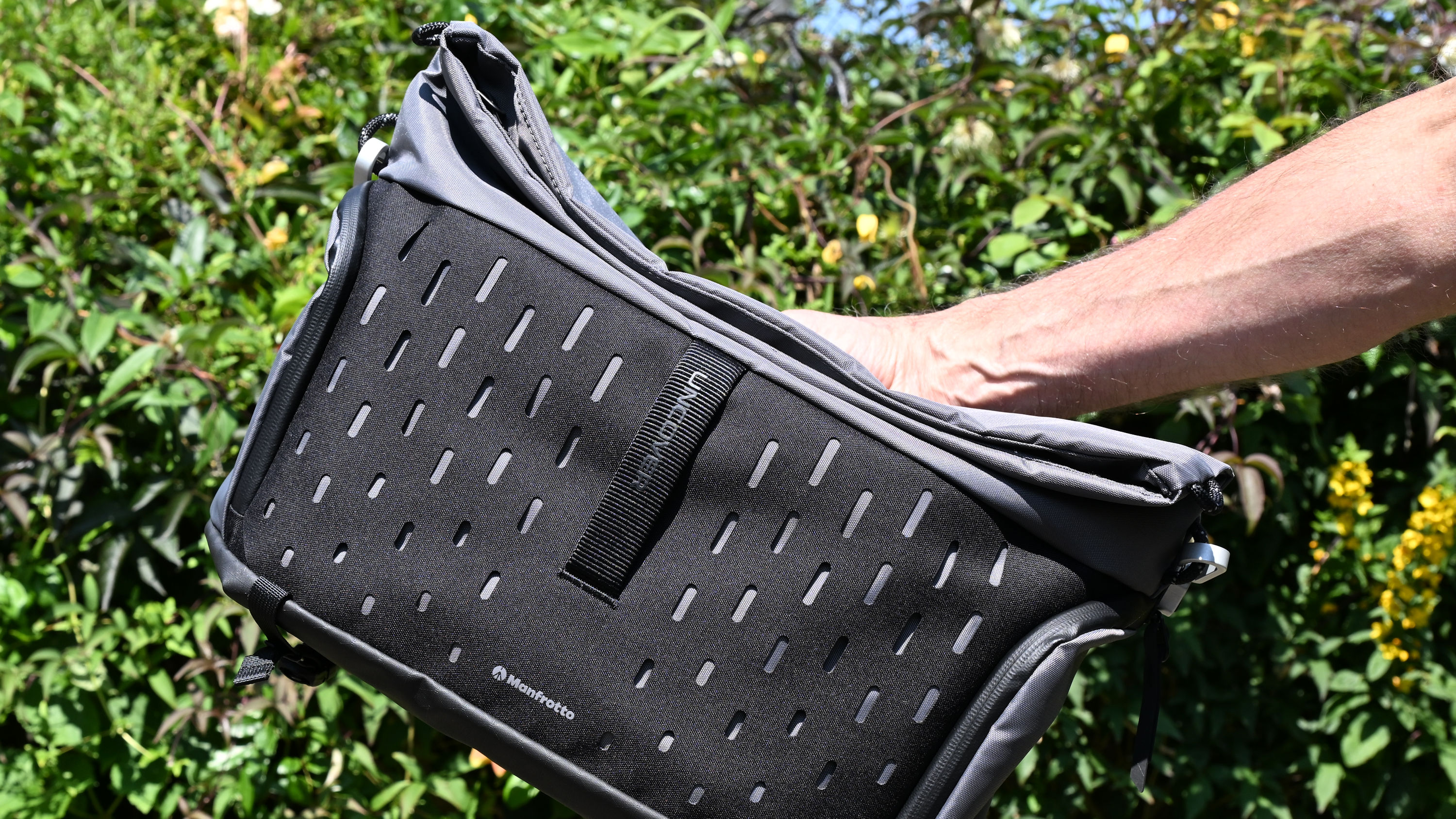 Manfrotto Uncover Messenger / Sling product image