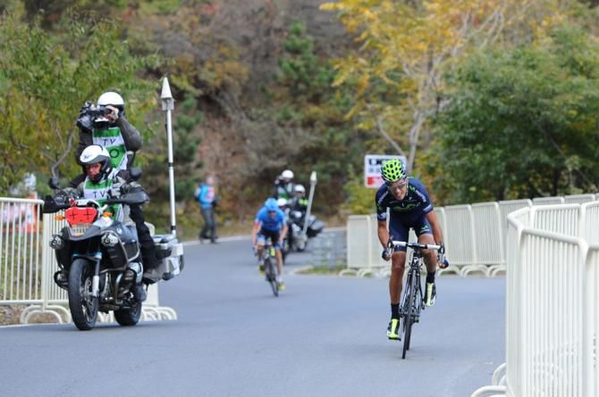 Dan Martin (Garmin-Sharp) chasing Benat Intxausti (Movistar) near the finish point